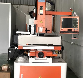 MÁY ĐỤC LỖ  DX703